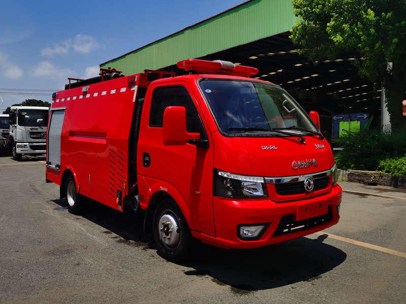 藍牌東風途逸1噸水罐消防車