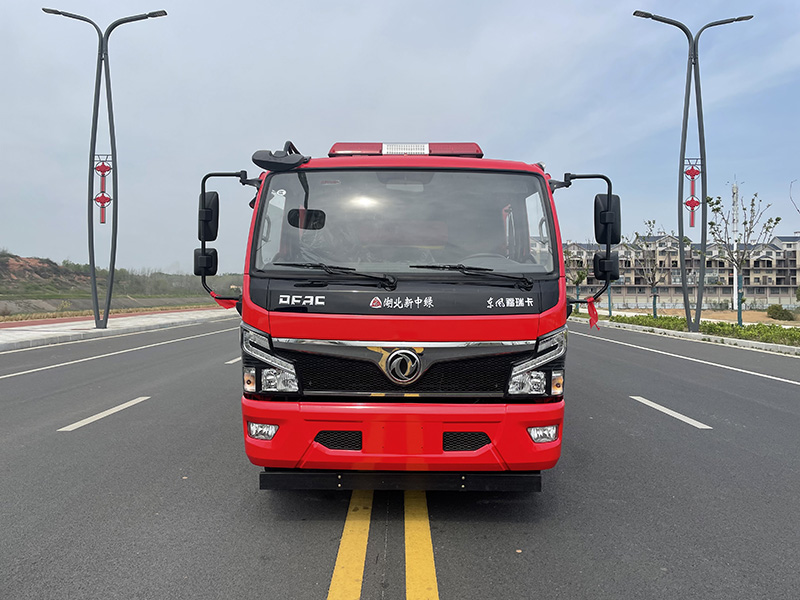 東風5噸水罐消防車