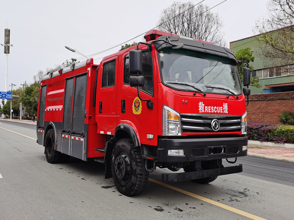 東風5噸四驅水罐消防車