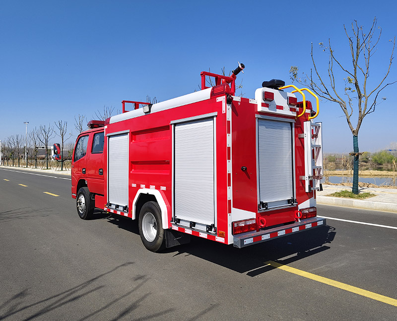 東風(fēng)2.8噸水罐消防車