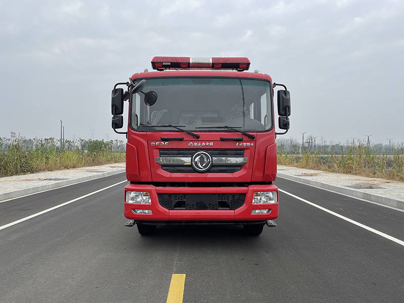 東風多利卡D9-8噸泡沫消防車