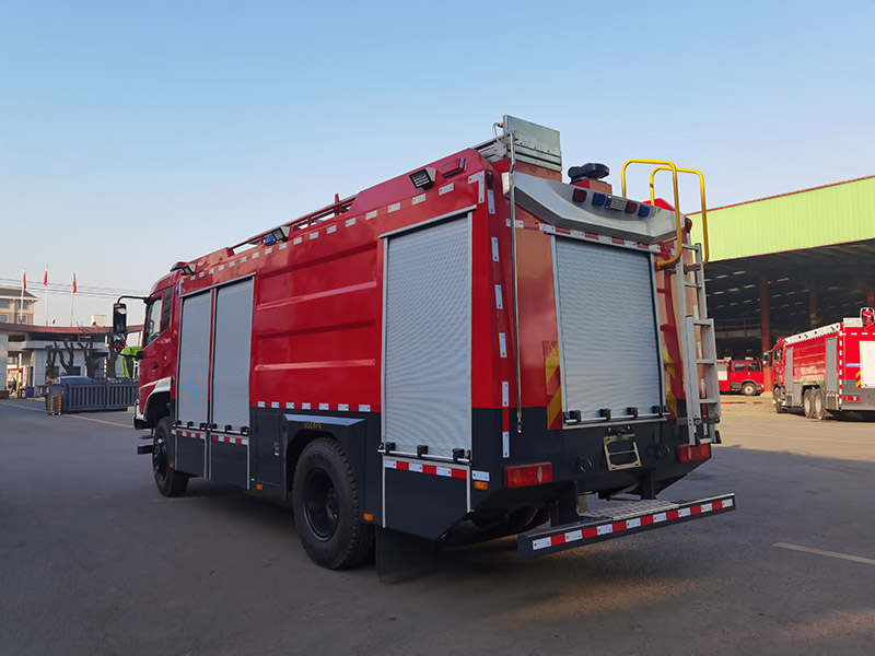天錦四驅6噸泡沫消防車