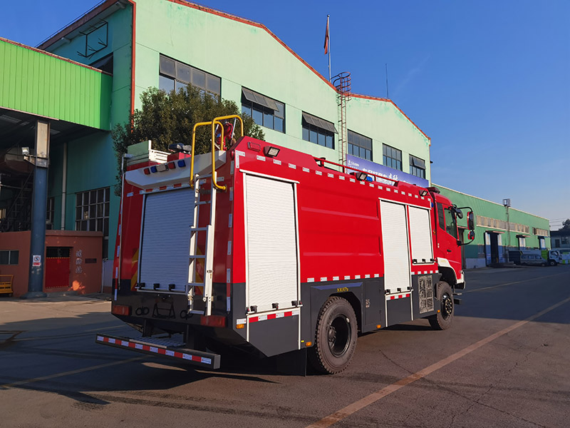 天錦四驅6噸泡沫消防車